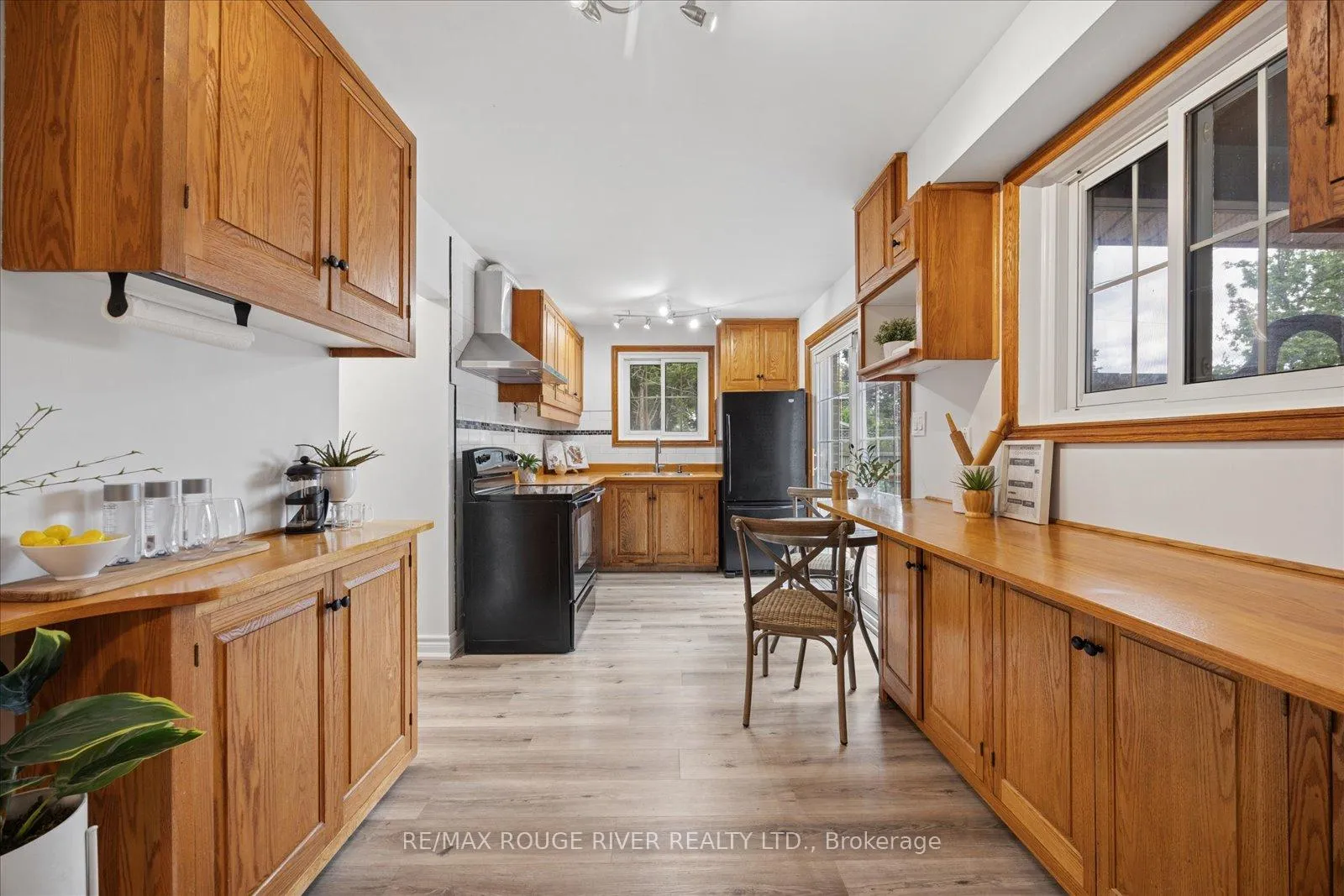 Photo 7 of 861 Douglas Avenue, Pickering, Bay Ridges — HOMEH
