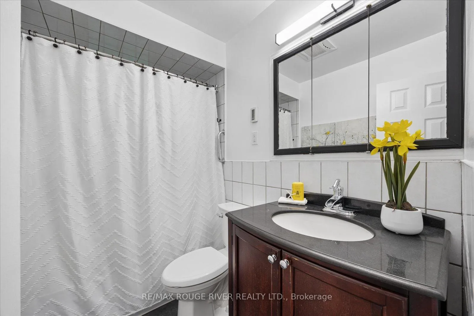 Photo 13 of 861 Douglas Avenue, Pickering, Bay Ridges — HOMEH