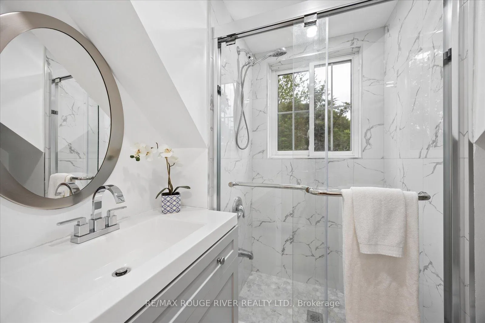 Photo 16 of 861 Douglas Avenue, Pickering, Bay Ridges — HOMEH