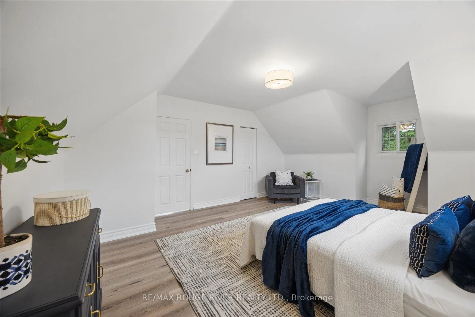 Photo 18 of 861 Douglas Avenue, Pickering, Bay Ridges — HOMEH