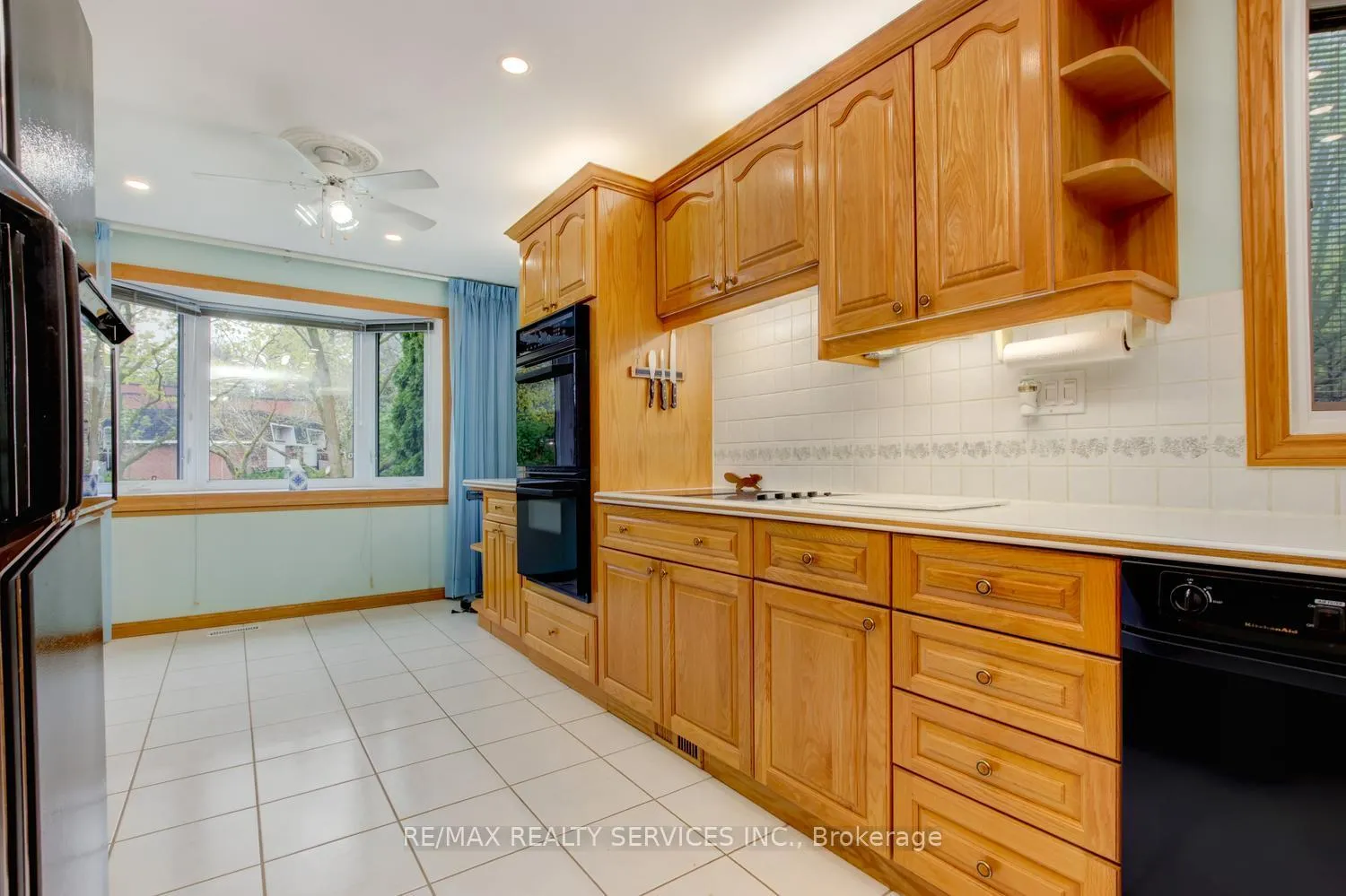 Photo 13 of 101 George Henry Boulevard, North York, Henry Farm — HOMEH