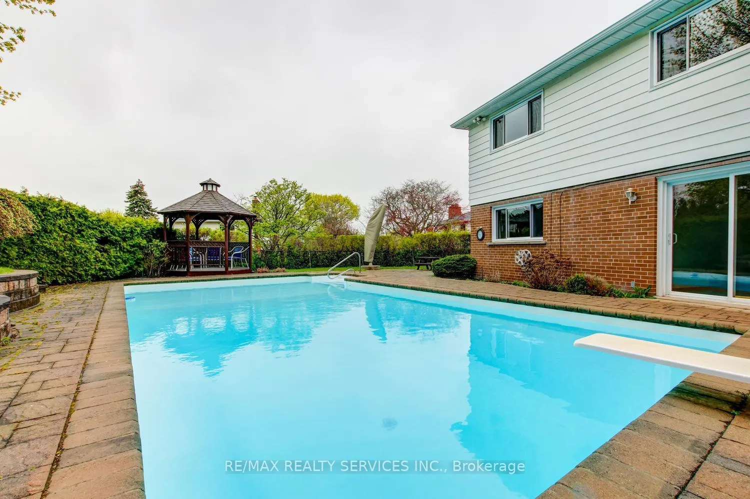 Photo 44 of 101 George Henry Boulevard, North York, Henry Farm — HOMEH