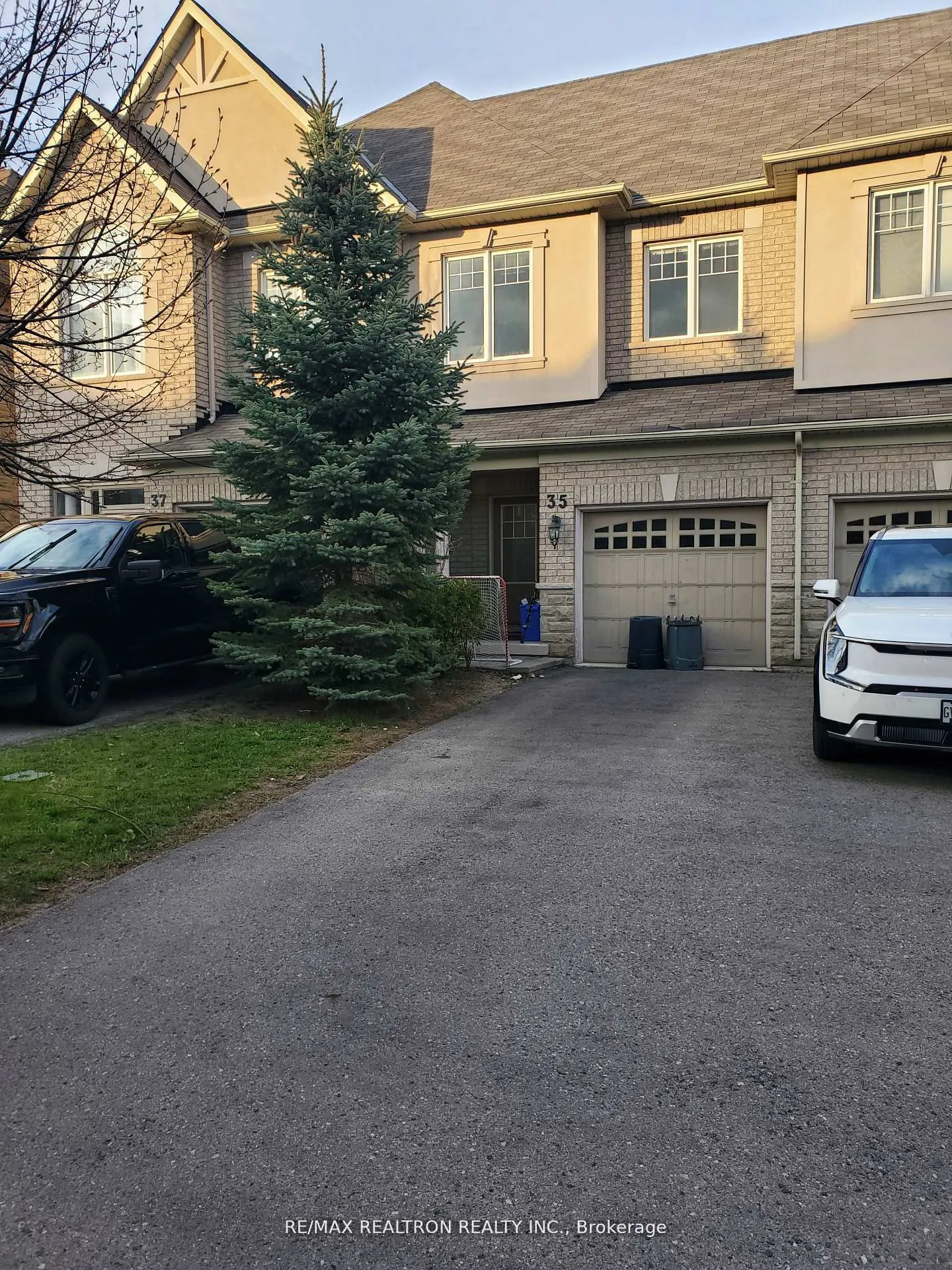 Photo of 35 Elihof Drive