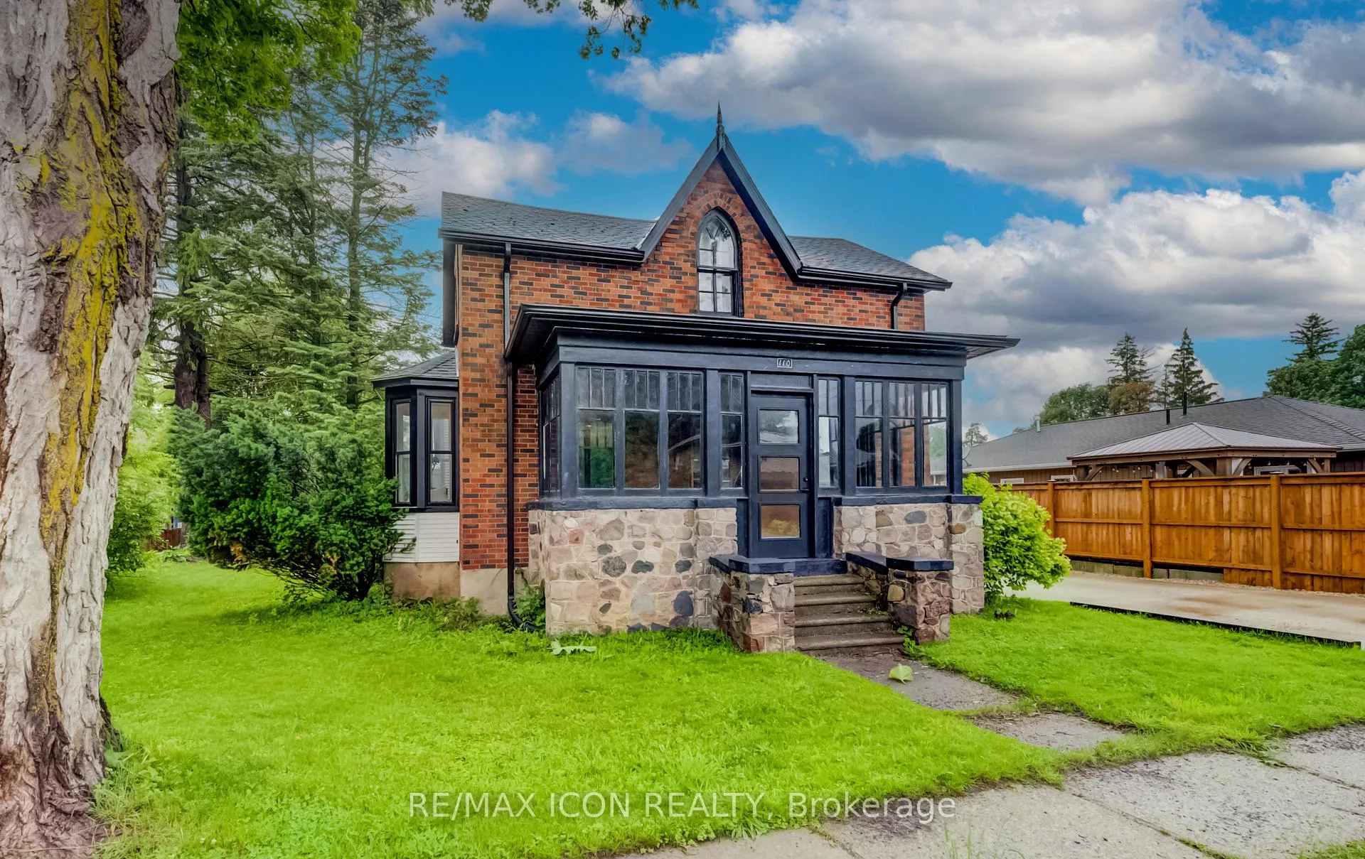 Photo 2 of 110 Brock Street, Minto — HOMEH