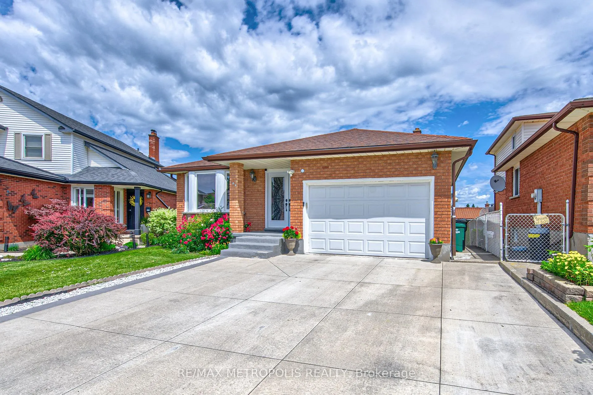 Photo 3 of 184 Stonyburn Crescent, Cambridge — HOMEH