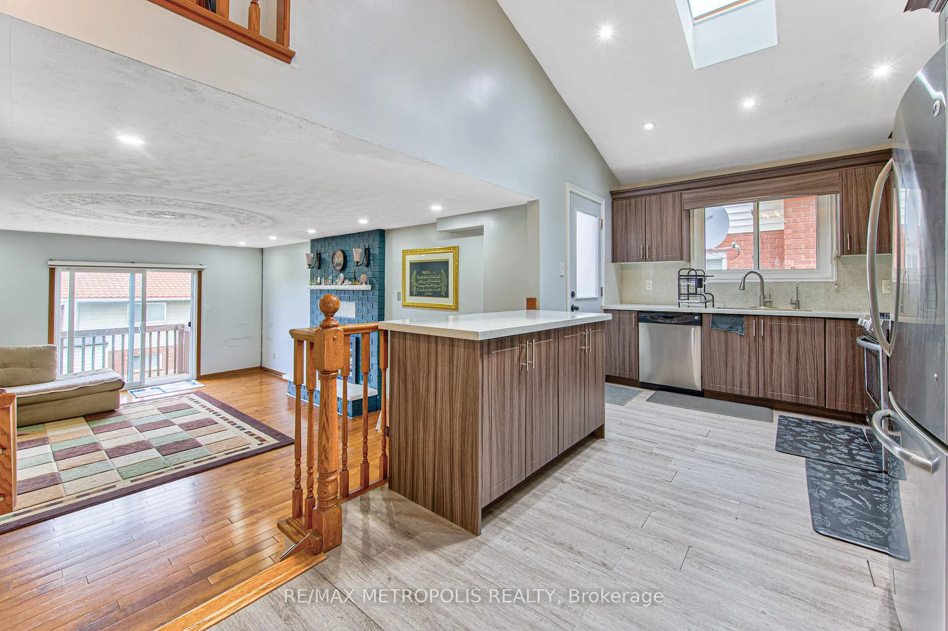 Photo 13 of 184 Stonyburn Crescent, Cambridge — HOMEH