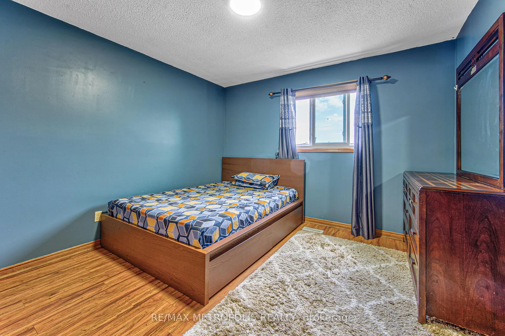 Photo 23 of 184 Stonyburn Crescent, Cambridge — HOMEH