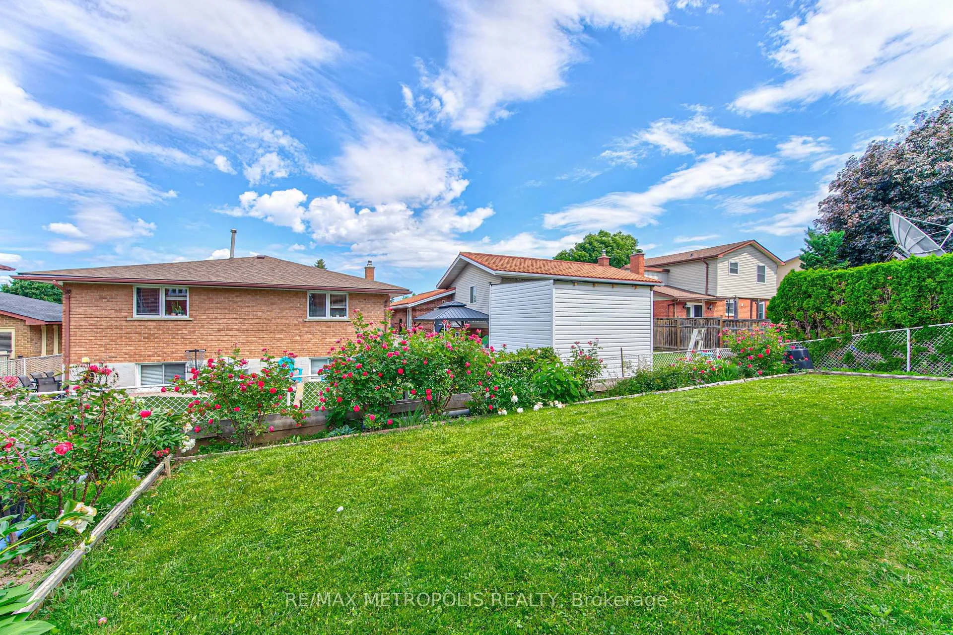 Photo 42 of 184 Stonyburn Crescent, Cambridge — HOMEH