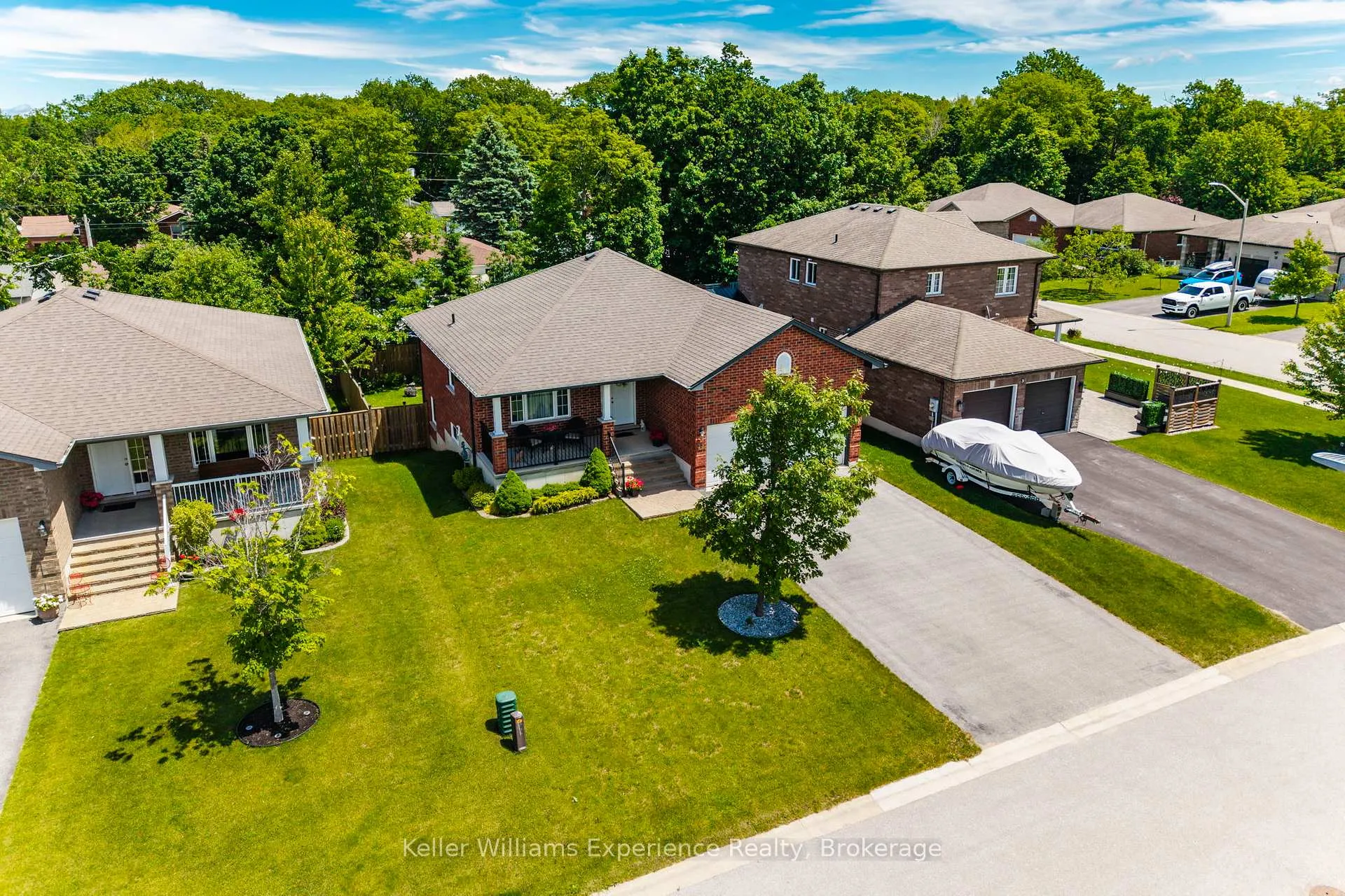Photo 2 of 5 Sheppard Drive, Tay, Victoria Harbour — HOMEH