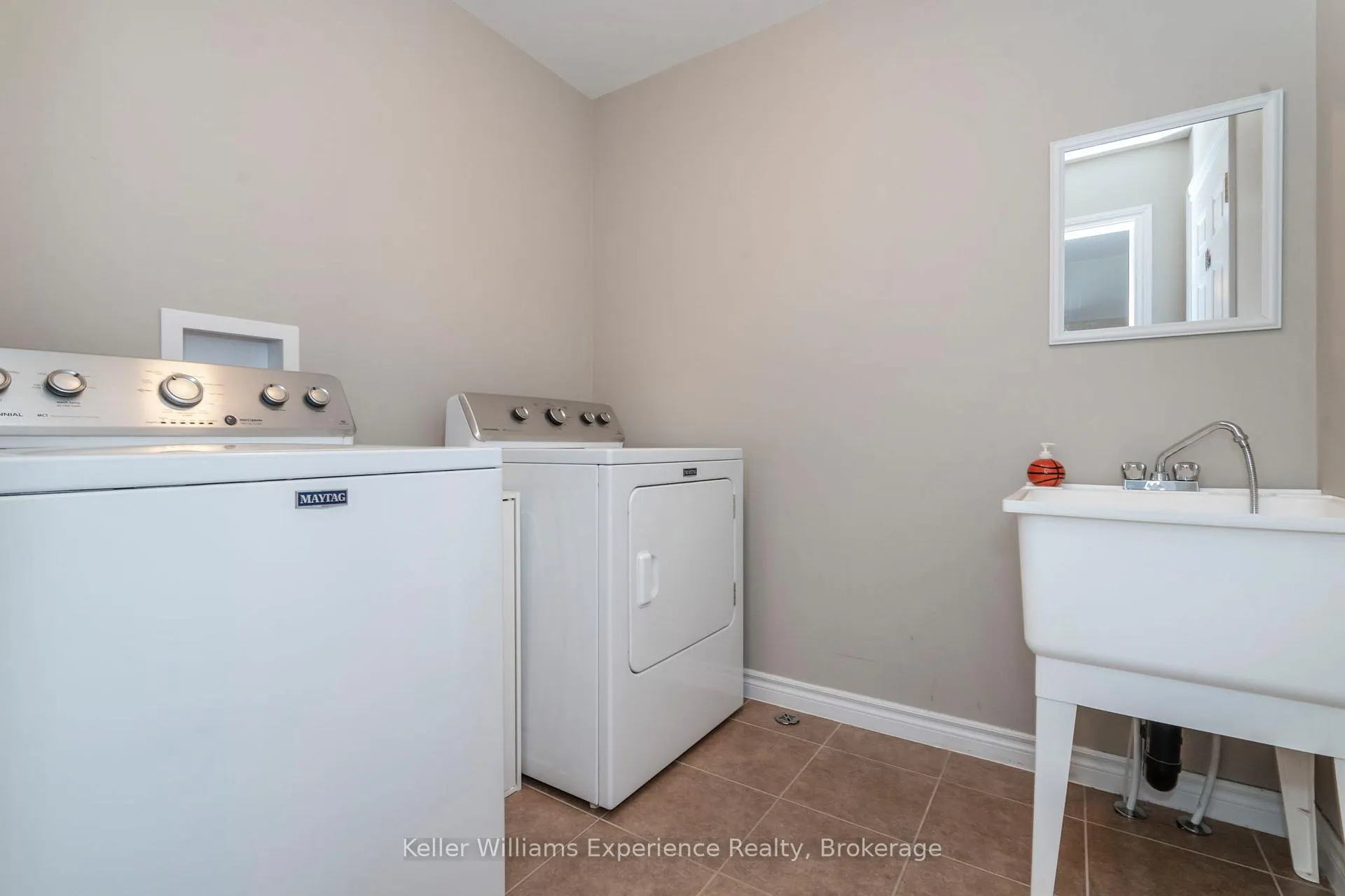 Photo 20 of 5 Sheppard Drive, Tay, Victoria Harbour — HOMEH