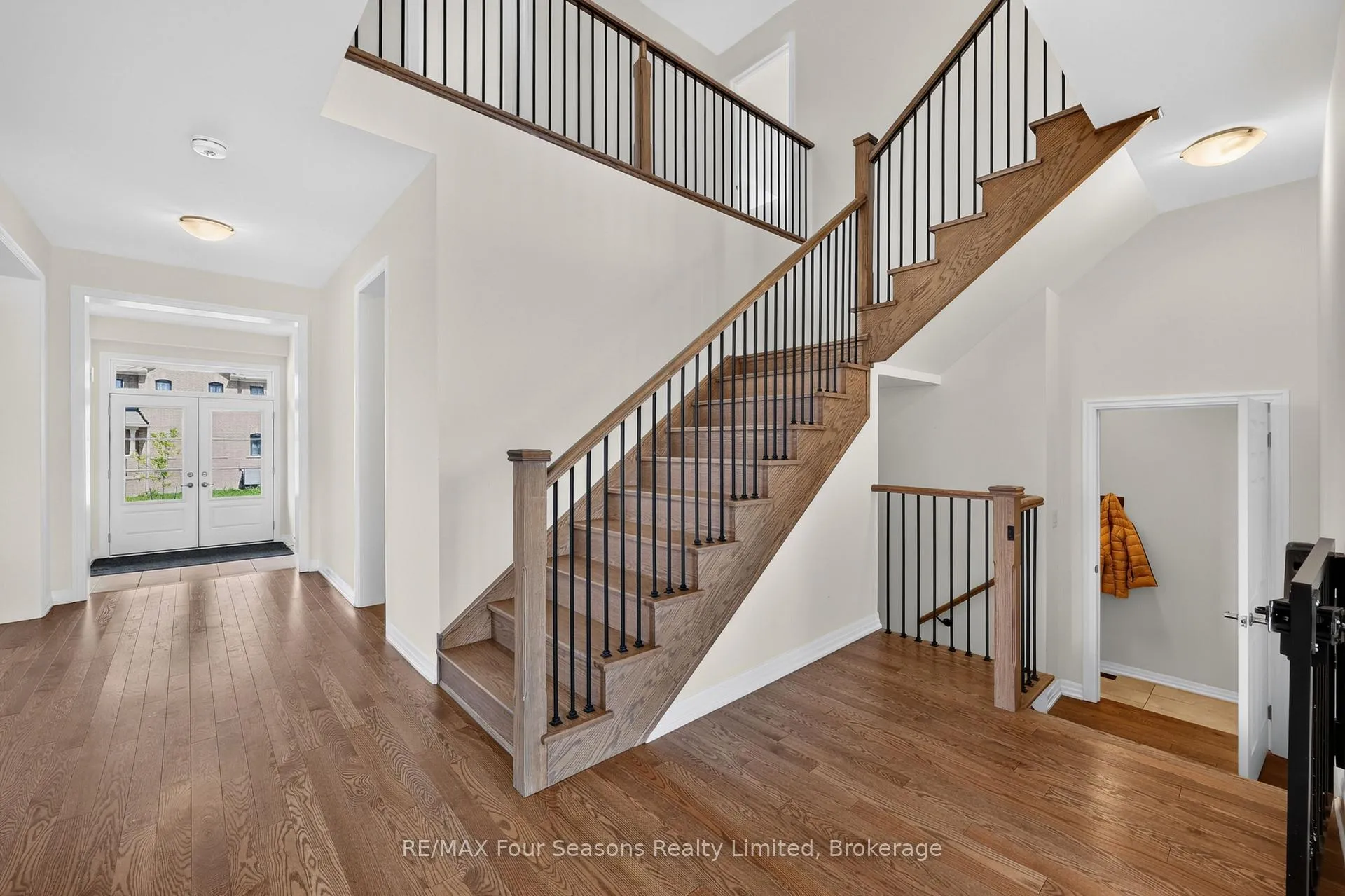 Photo 13 of 203 Coates Drive, Clearview, Rural Clearview — HOMEH