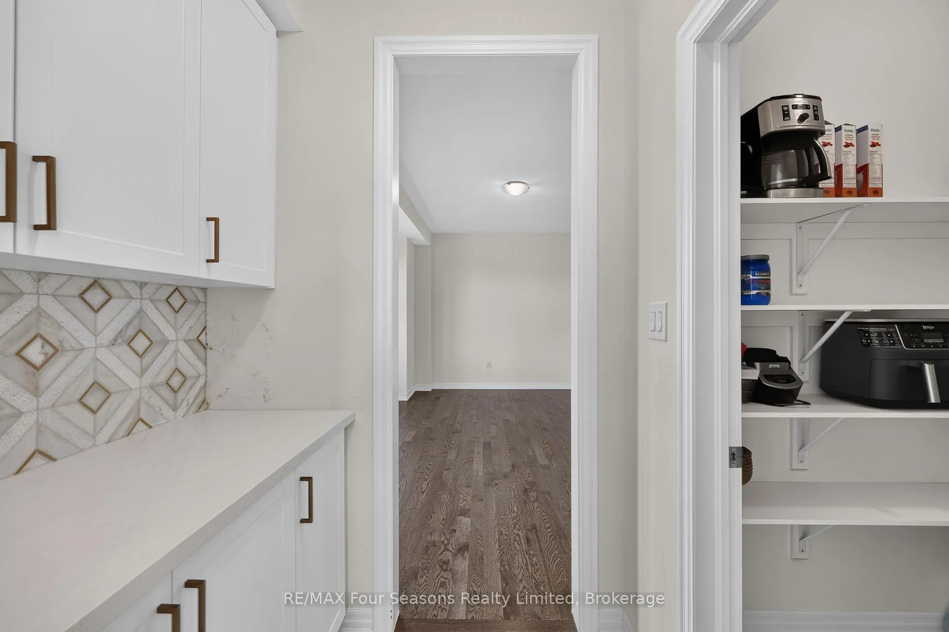 Photo 17 of 203 Coates Drive, Clearview, Rural Clearview — HOMEH