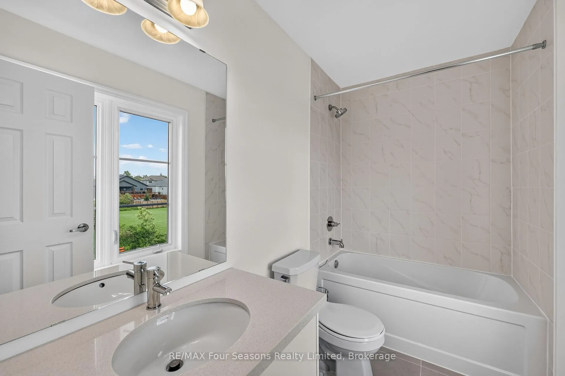 Photo 28 of 203 Coates Drive, Clearview, Rural Clearview — HOMEH