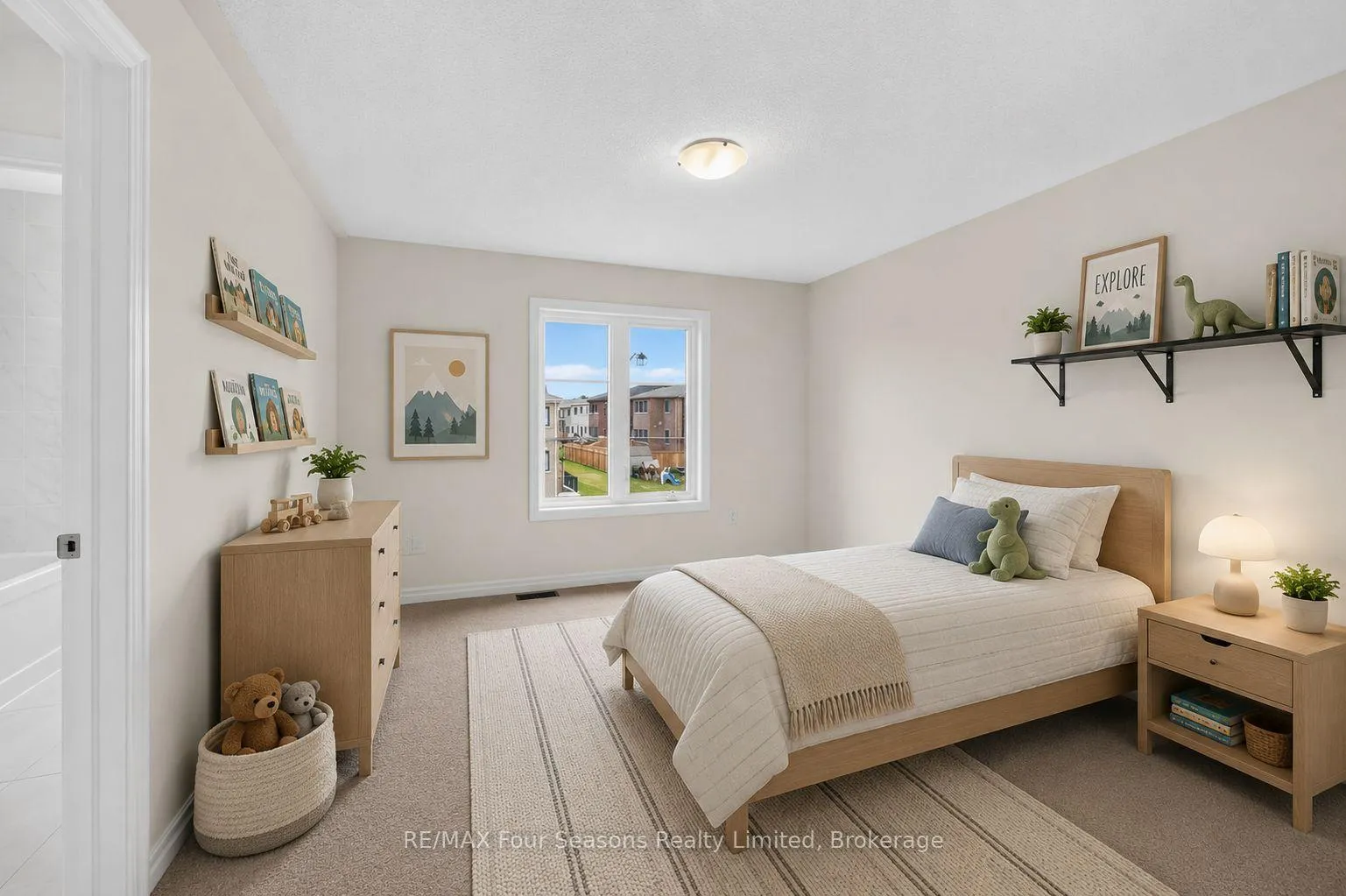 Photo 32 of 203 Coates Drive, Clearview, Rural Clearview — HOMEH
