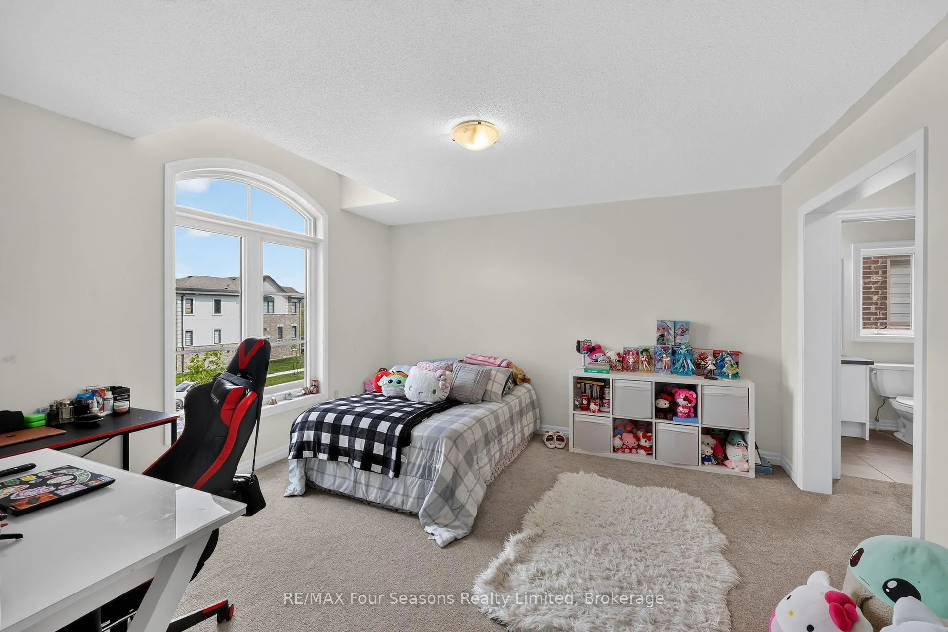 Photo 35 of 203 Coates Drive, Clearview, Rural Clearview — HOMEH
