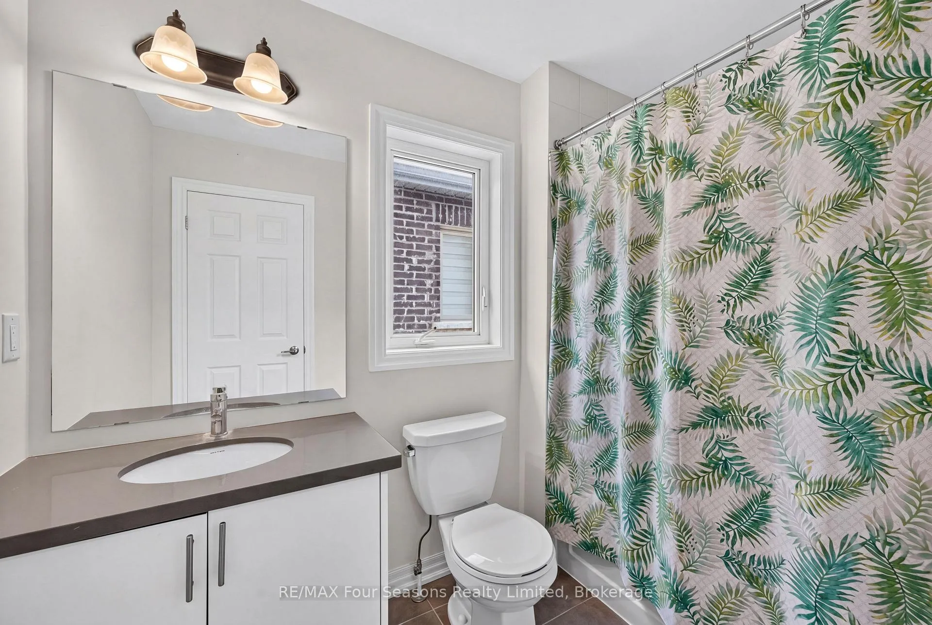 Photo 36 of 203 Coates Drive, Clearview, Rural Clearview — HOMEH