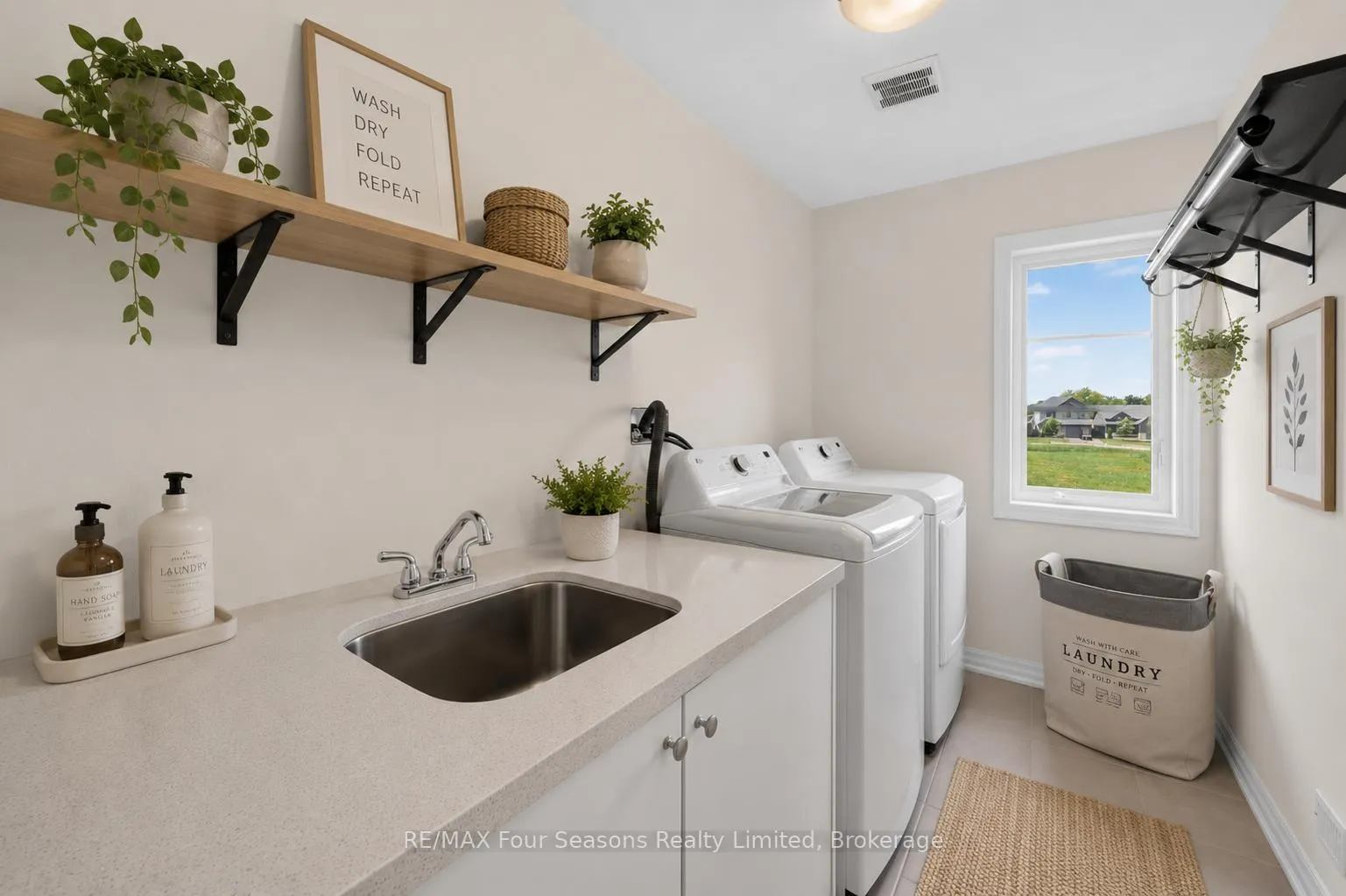 Photo 37 of 203 Coates Drive, Clearview, Rural Clearview — HOMEH