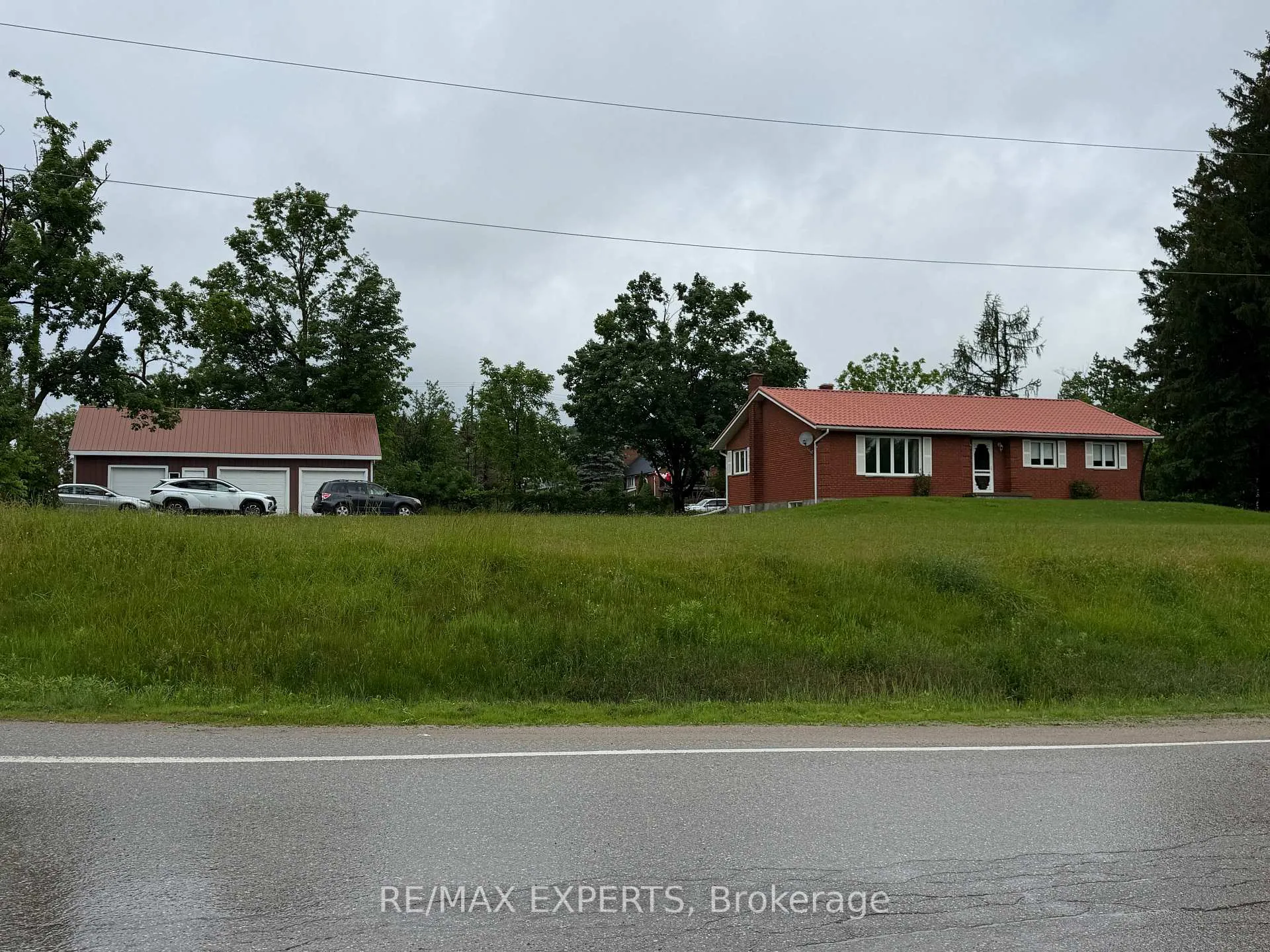Photo 4 of 33 Fifth Line S, Oro-Medonte, Guthrie — HOMEH
