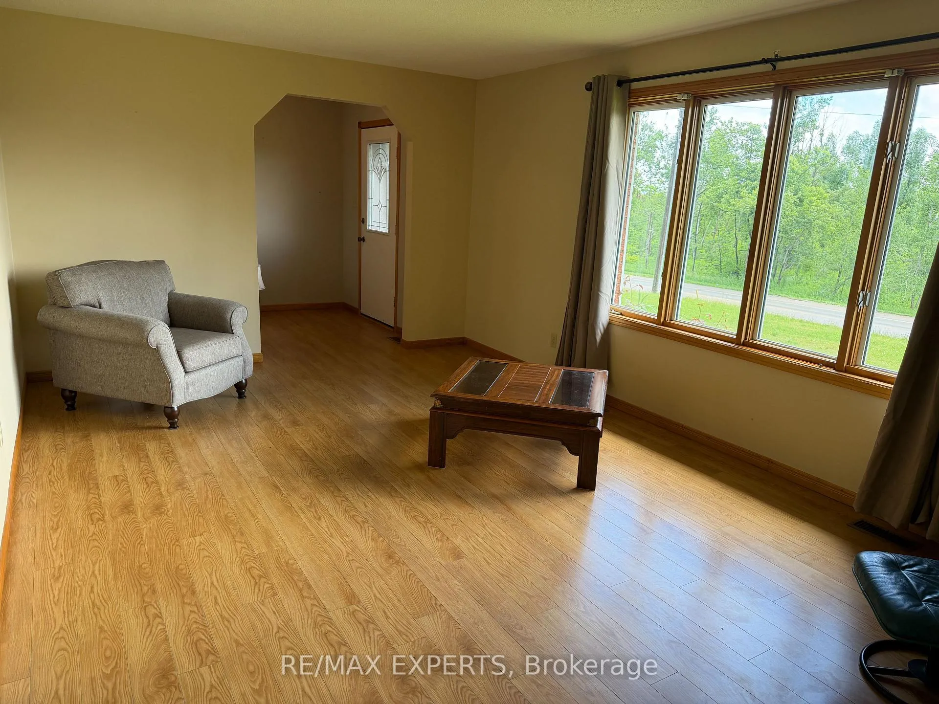 Photo 5 of 33 Fifth Line S, Oro-Medonte, Guthrie — HOMEH