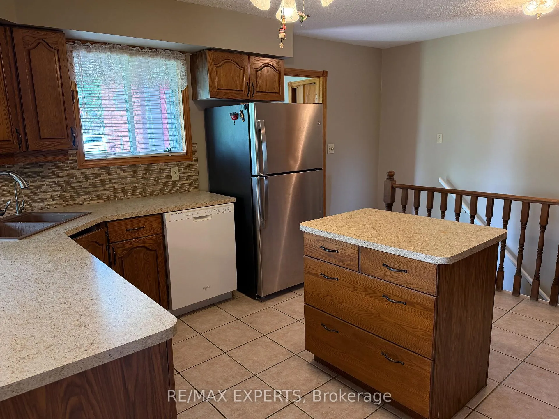 Photo 10 of 33 Fifth Line S, Oro-Medonte, Guthrie — HOMEH