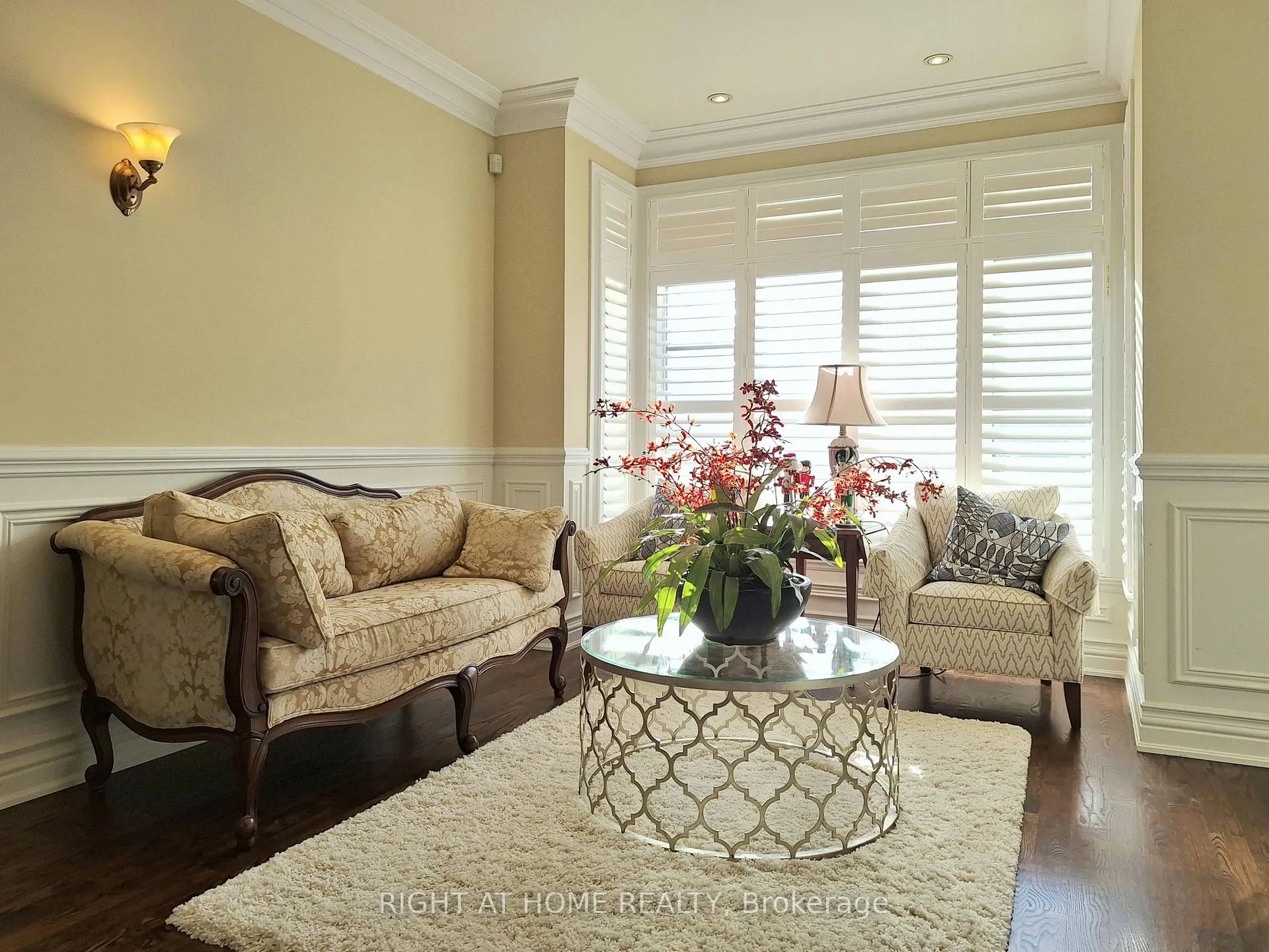 Photo 2 of 378 Douglas Avenue, Toronto, Bedford Park-Nortown — HOMEH