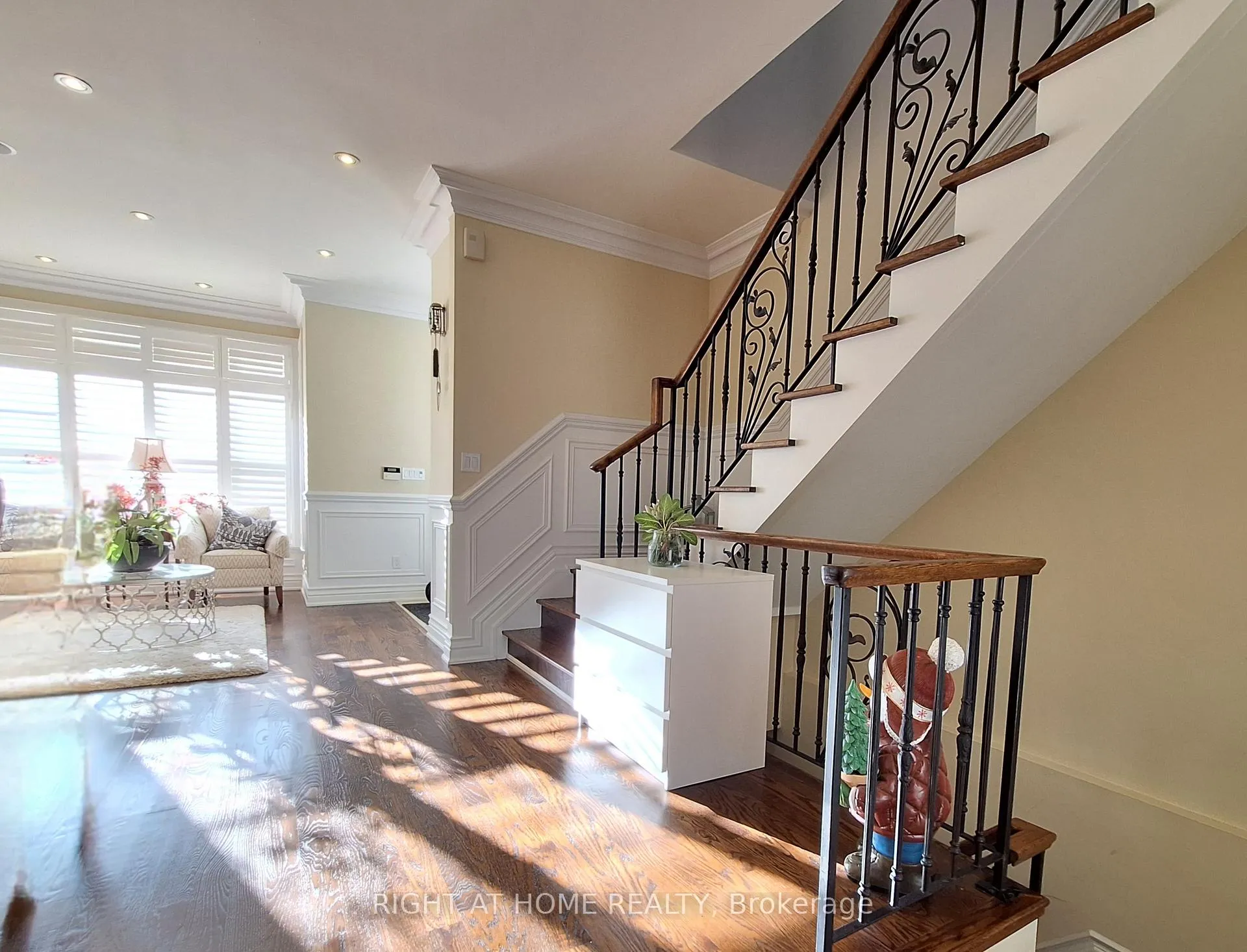 Photo 6 of 378 Douglas Avenue, Toronto, Bedford Park-Nortown — HOMEH