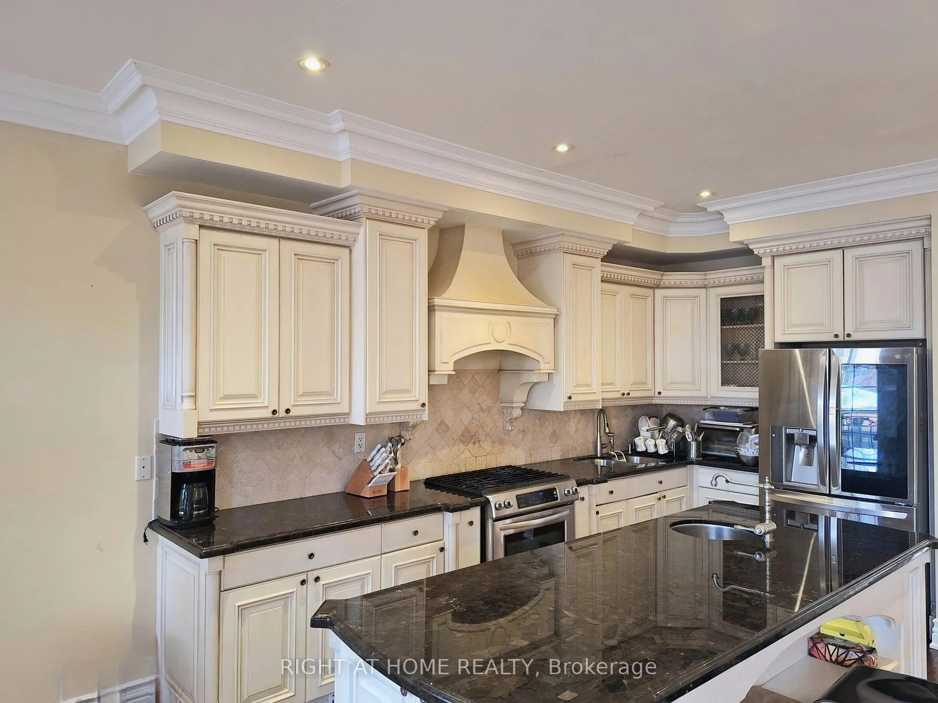 Photo 12 of 378 Douglas Avenue, Toronto, Bedford Park-Nortown — HOMEH