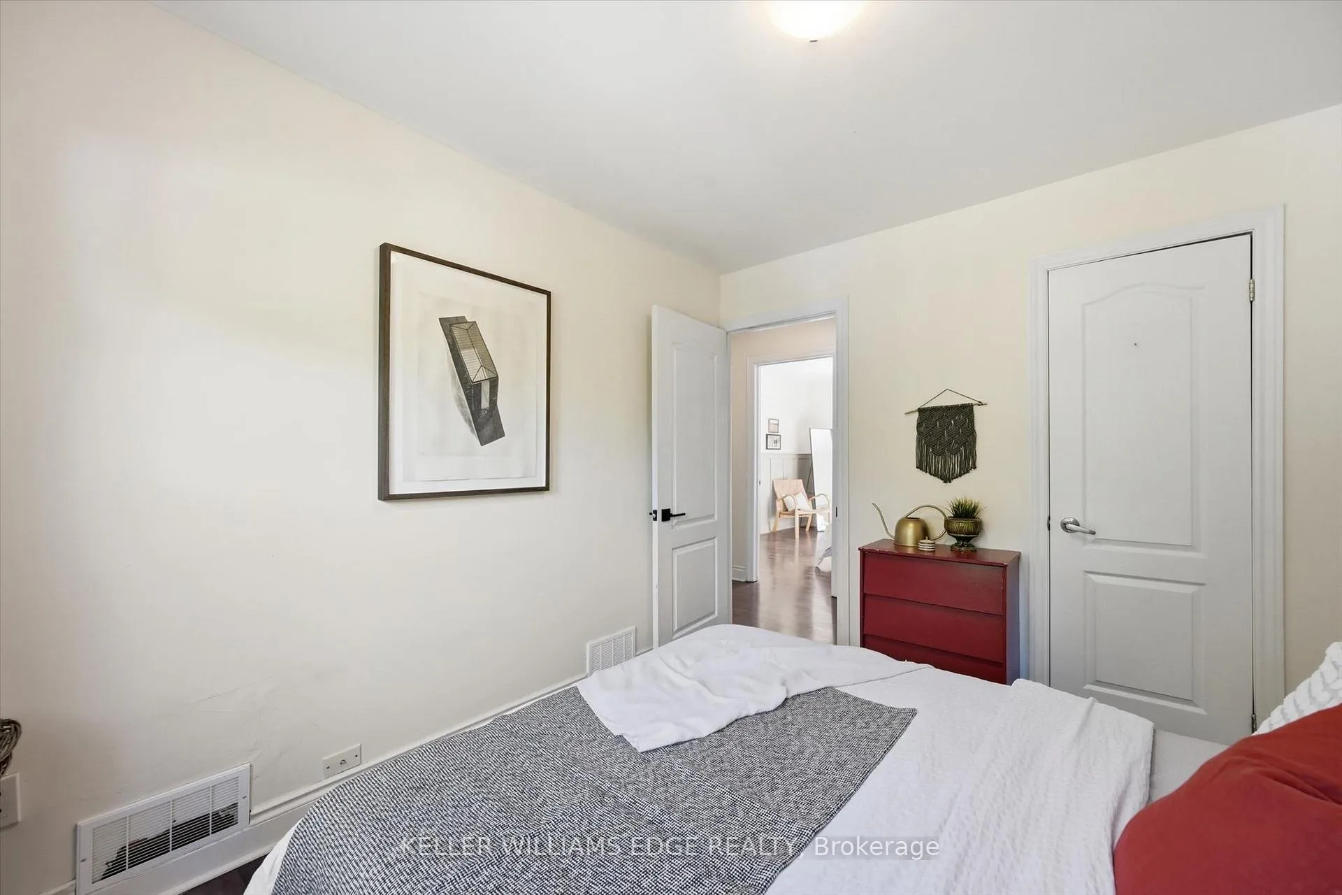 Photo 26 of 77 Cameron Avenue N, Hamilton, Homeside — HOMEH