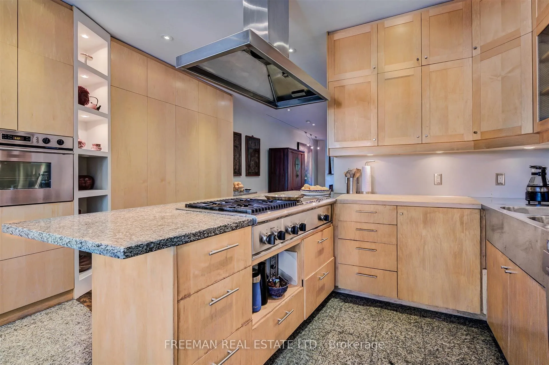 Photo 12 of 579 Palmerston Avenue, Toronto, The Annex — HOMEH
