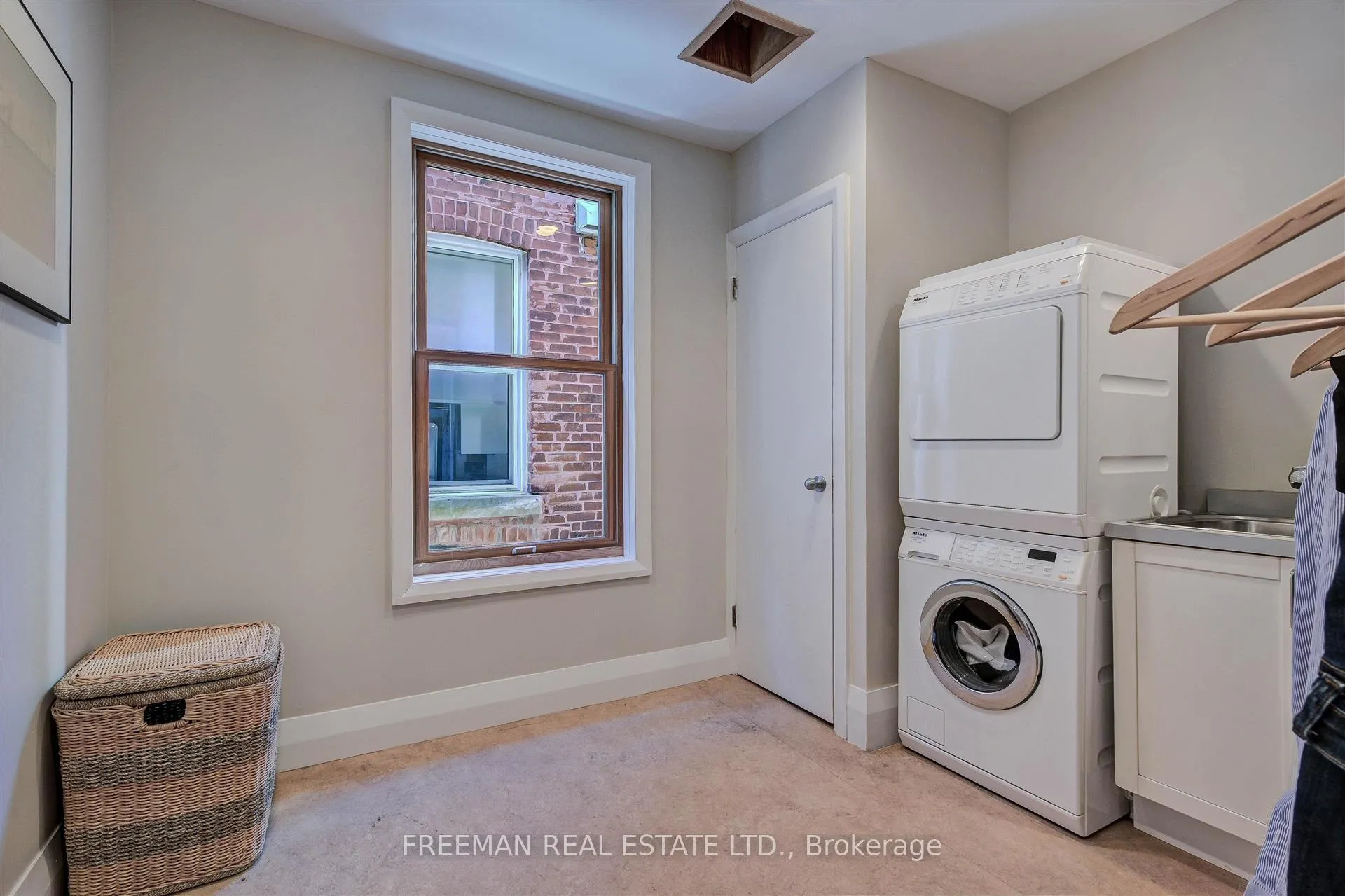 Photo 18 of 579 Palmerston Avenue, Toronto, The Annex — HOMEH