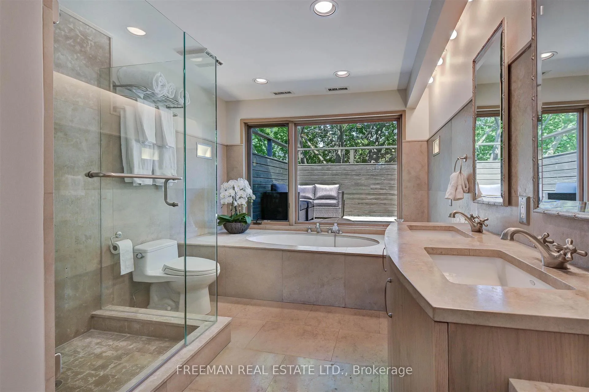 Photo 23 of 579 Palmerston Avenue, Toronto, The Annex — HOMEH