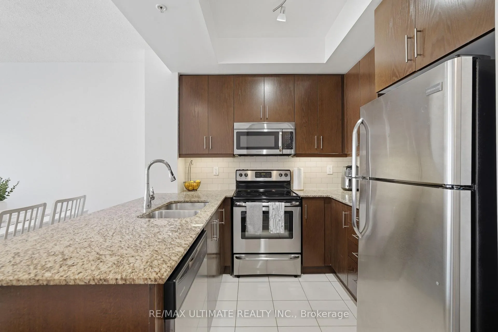 Photo 3 of Unit 801, 15 James Finlay Way, North York, Downsview-Roding-CFB — HOMEH