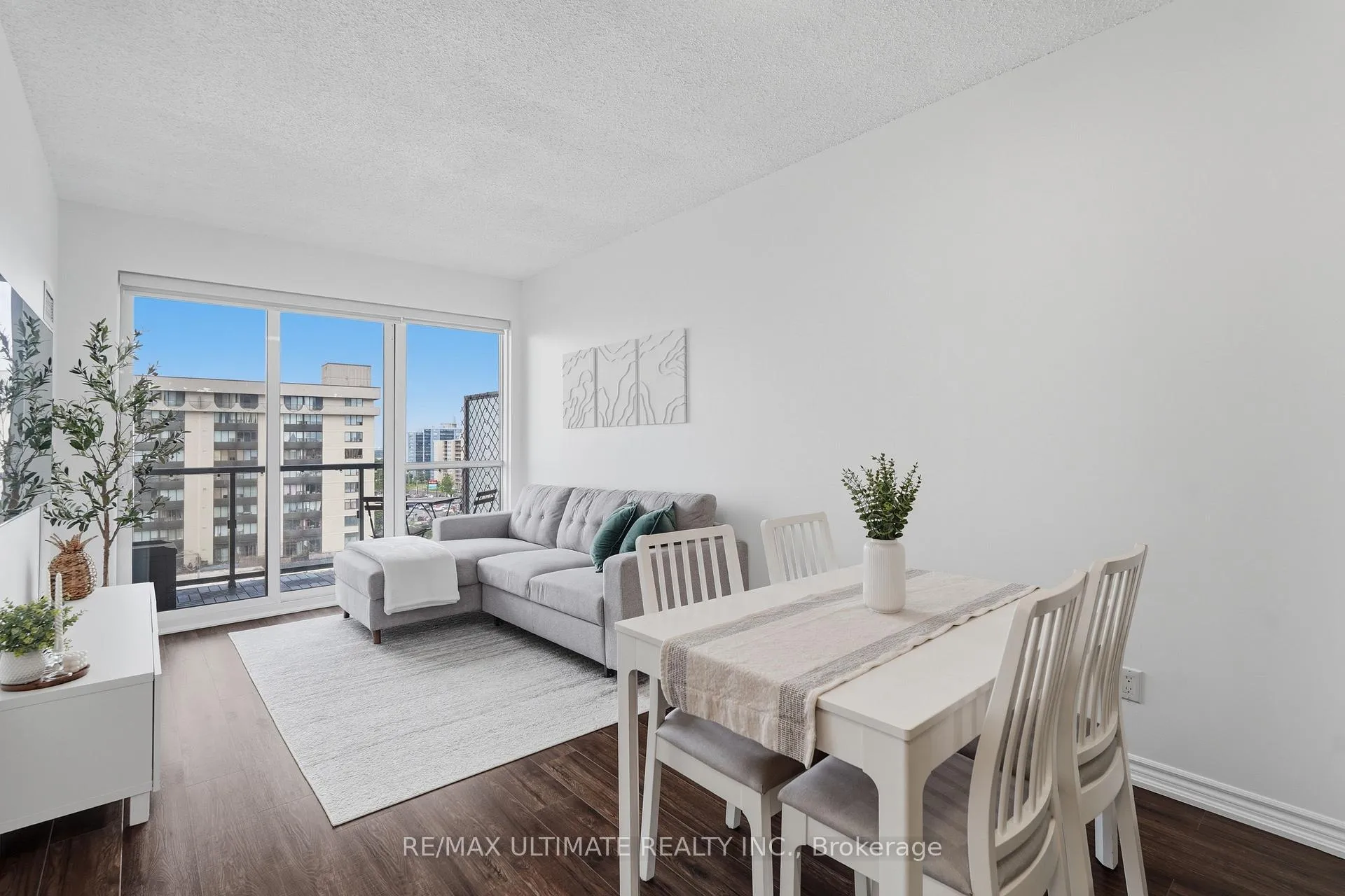 Photo 5 of Unit 801, 15 James Finlay Way, North York, Downsview-Roding-CFB — HOMEH