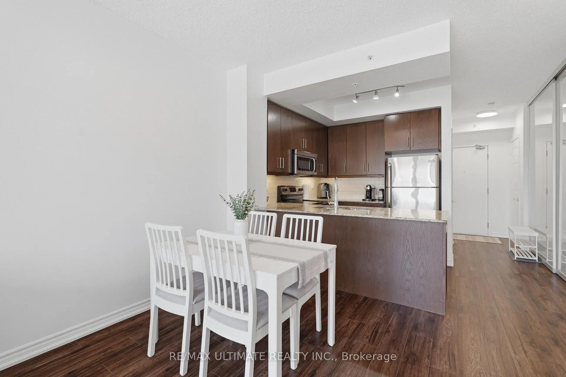 Photo 6 of Unit 801, 15 James Finlay Way, North York, Downsview-Roding-CFB — HOMEH