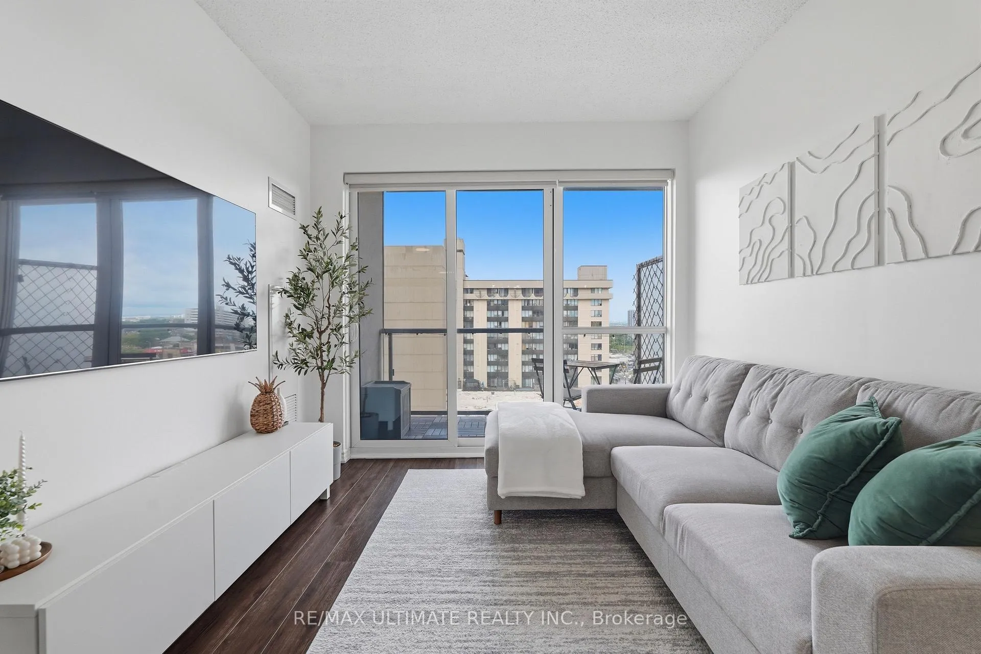 Photo 8 of Unit 801, 15 James Finlay Way, North York, Downsview-Roding-CFB — HOMEH