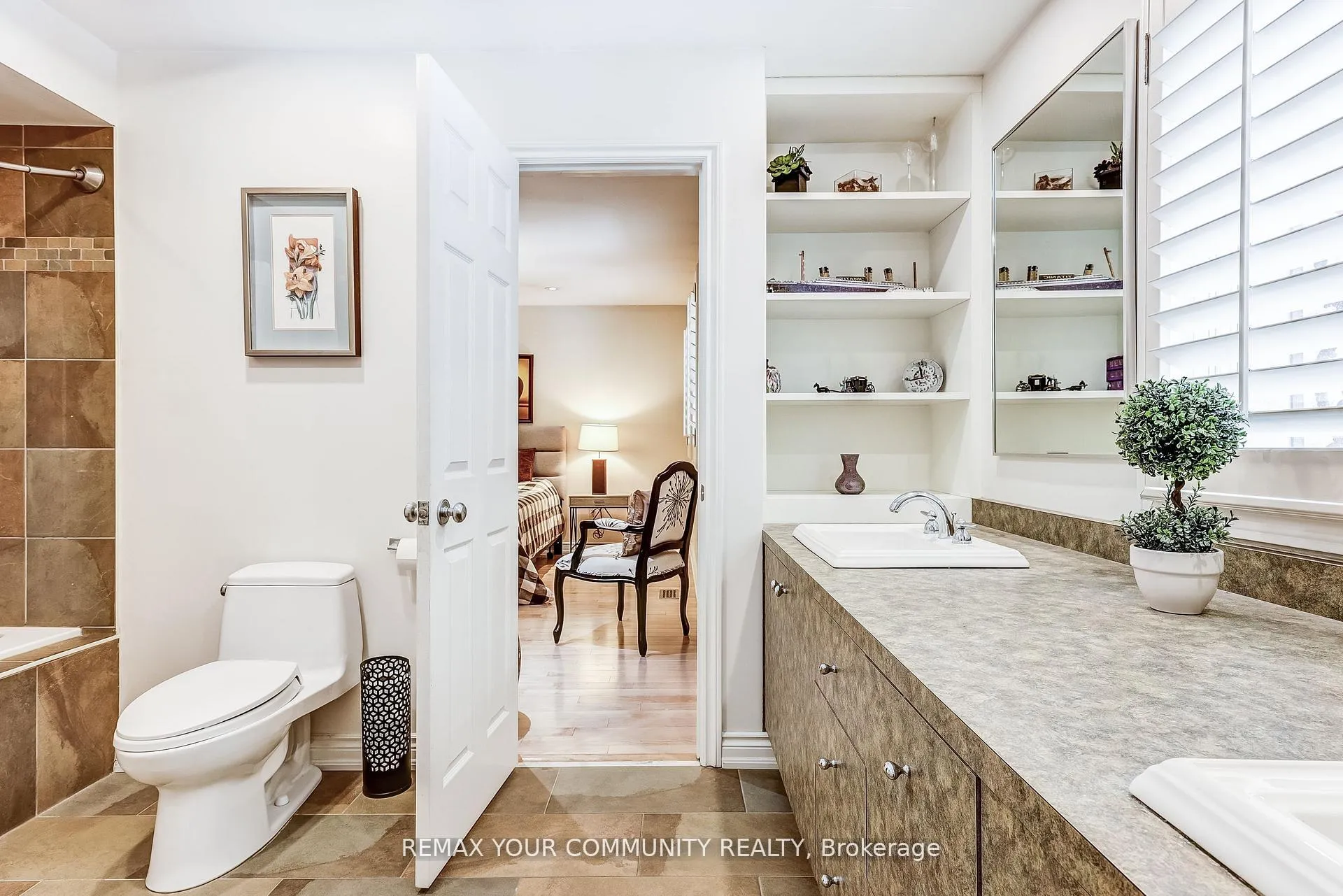 Photo 31 of 30 Deanbank Drive, Markham, Thornhill — HOMEH