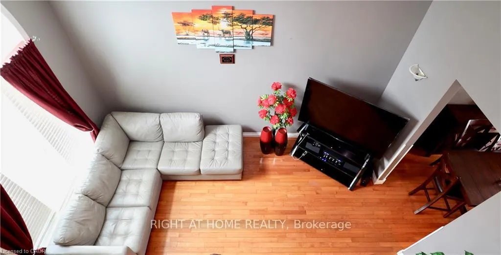 Photo 4 of 432 Heritage Drive, Kitchener, Grand River North — HOMEH