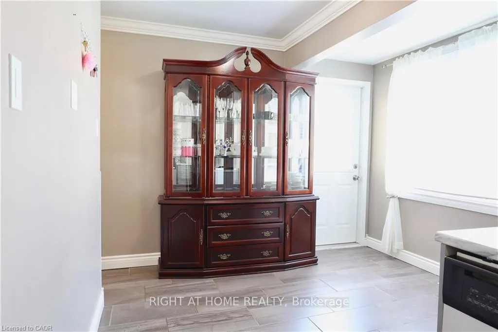 Photo 7 of 432 Heritage Drive, Kitchener, Grand River North — HOMEH