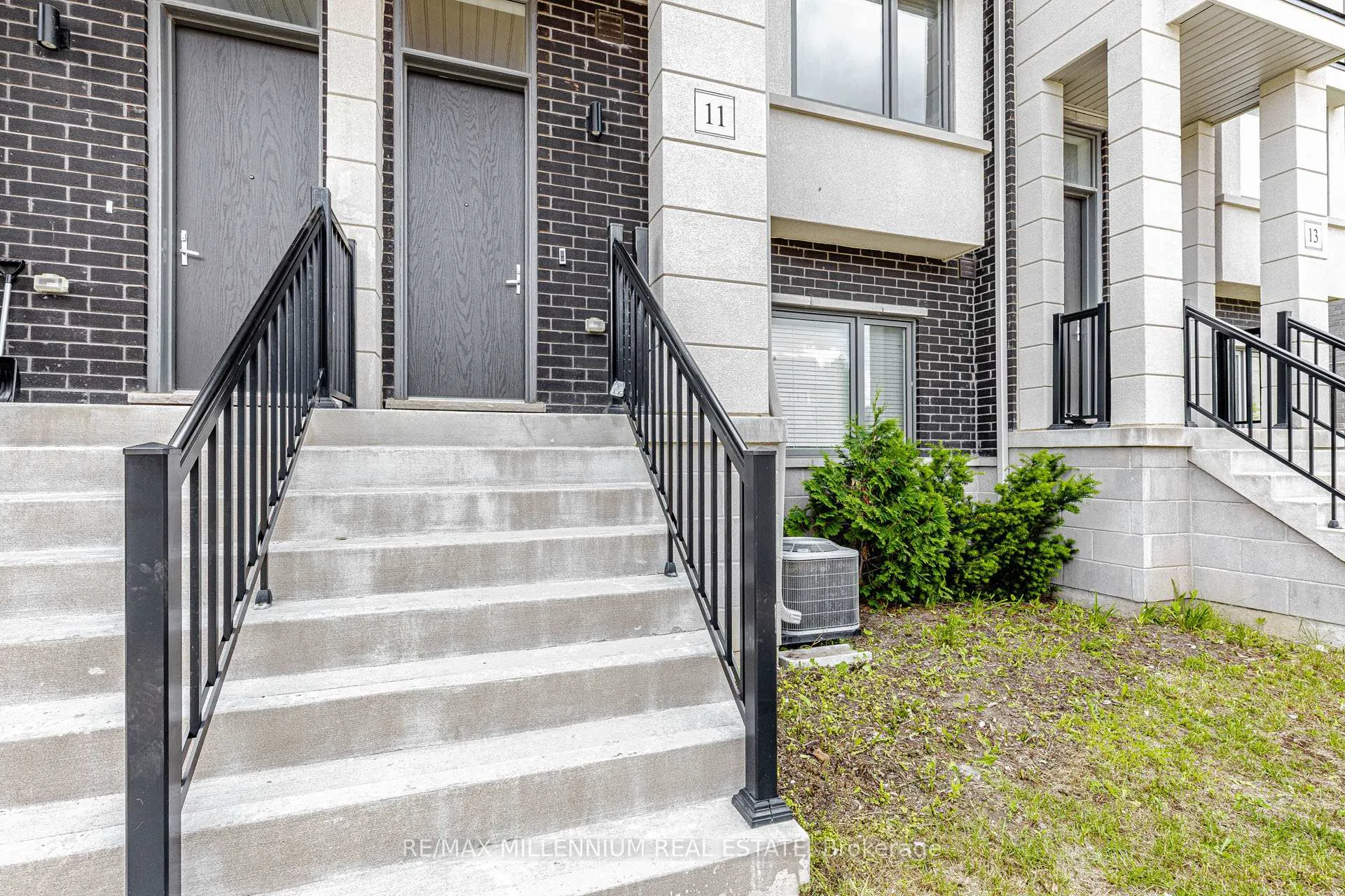 Photo 3 of 11 Lambert Lane, Caledon, Bolton East — HOMEH