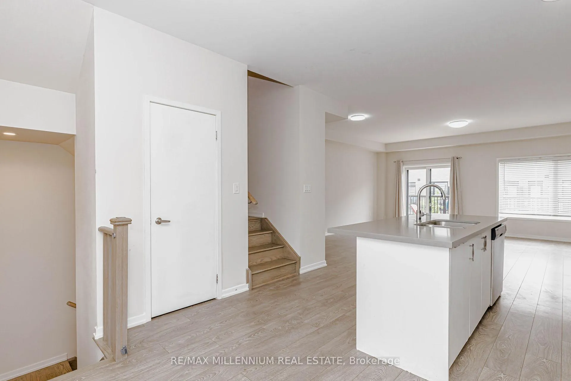 Photo 10 of 11 Lambert Lane, Caledon, Bolton East — HOMEH