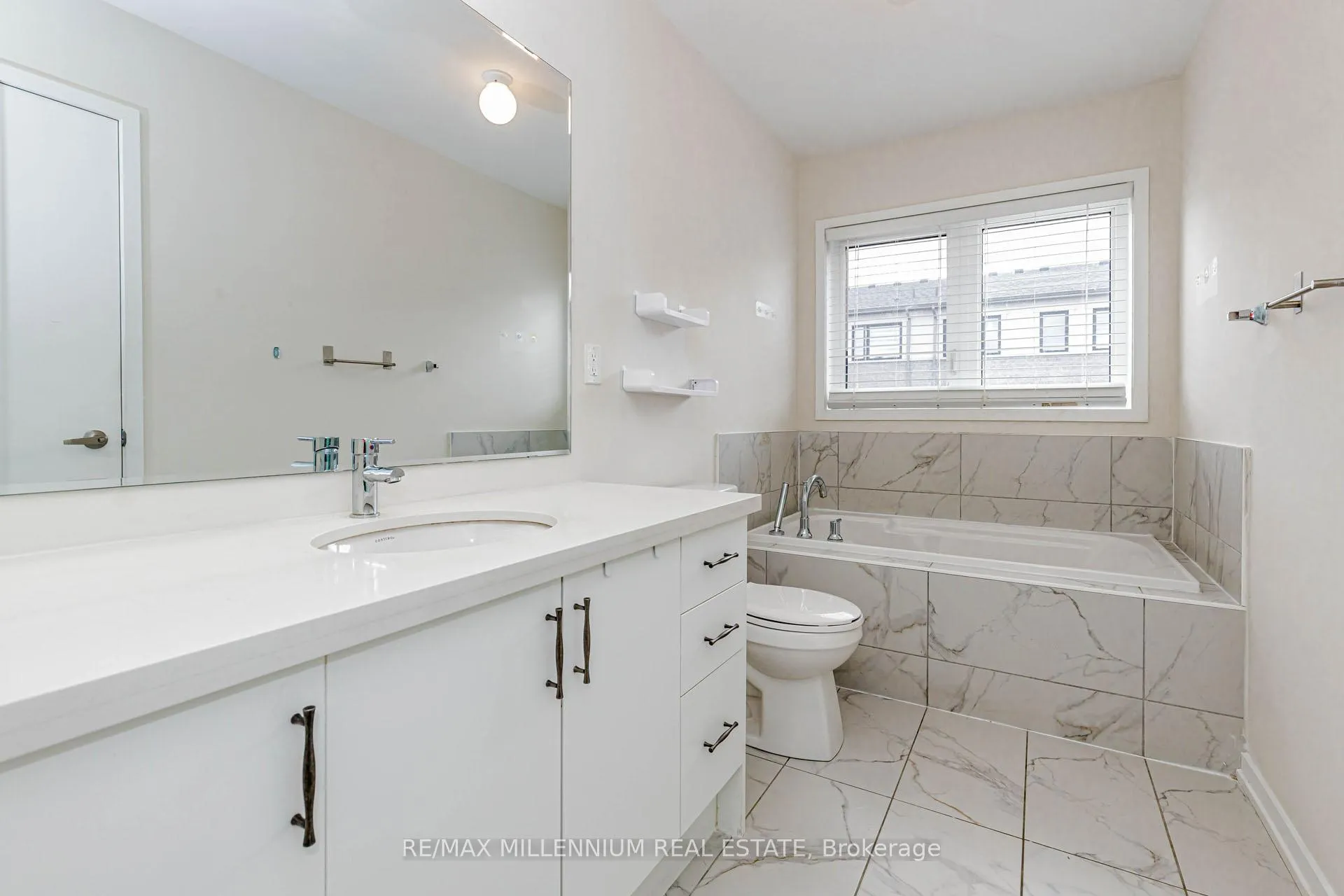 Photo 36 of 11 Lambert Lane, Caledon, Bolton East — HOMEH