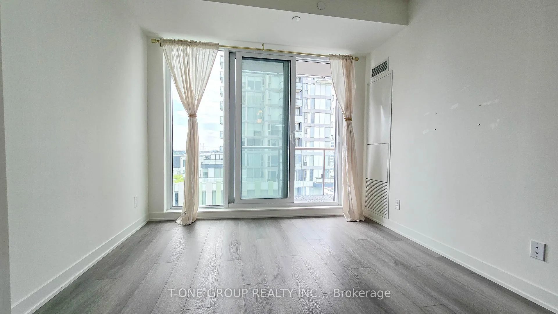 Photo 4 of Unit 1217, 8119 Birchmount Road, Markham, Unionville — HOMEH
