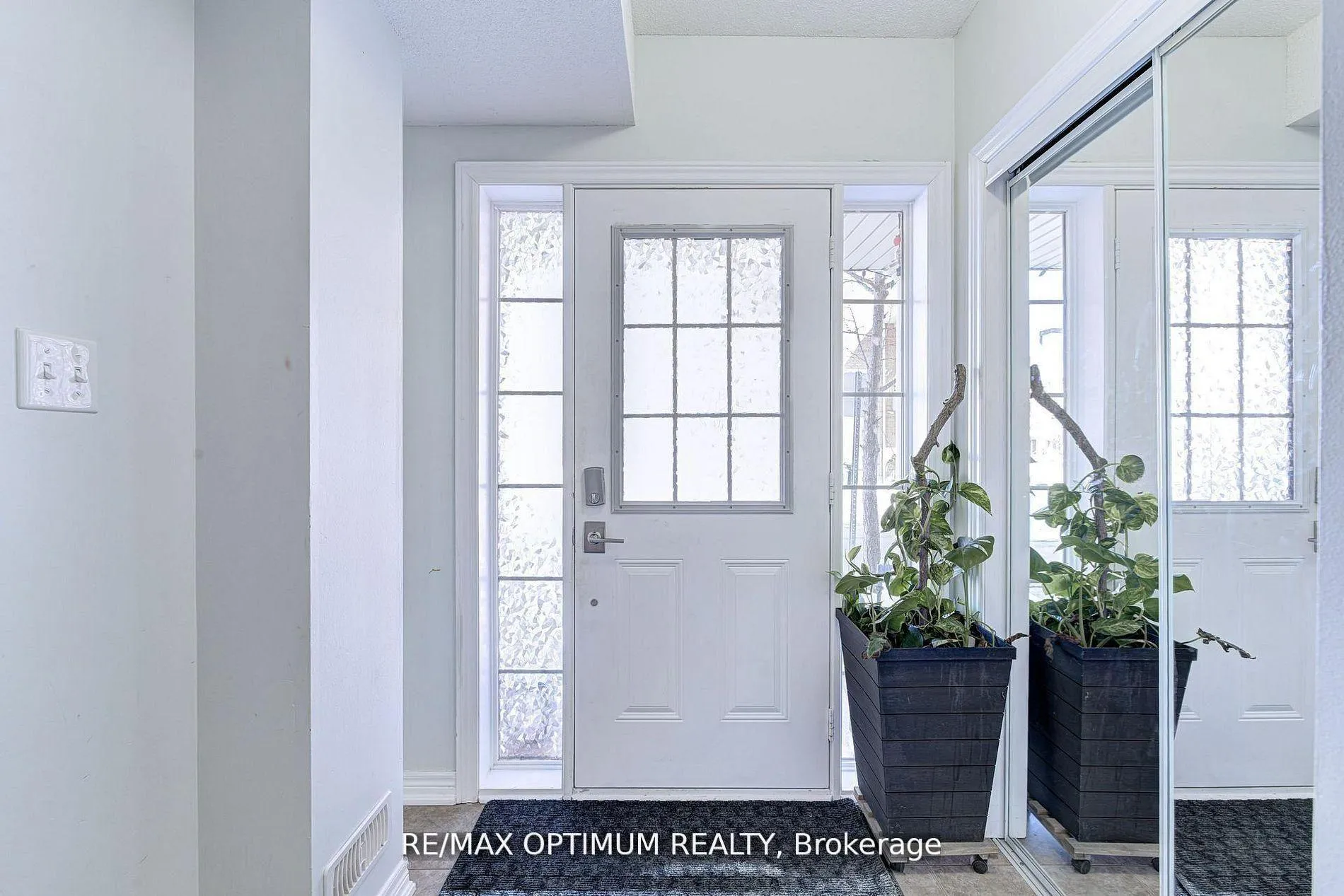 Photo 4 of 12 Gatlin Street, Brampton, Bram West — HOMEH