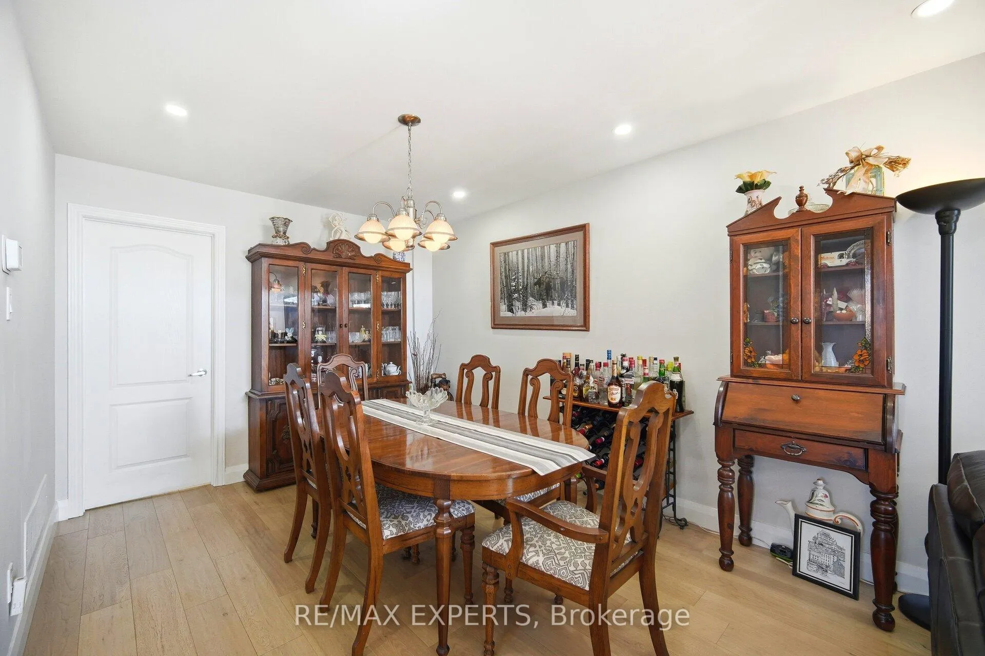 Photo 10 of 75 Corkwood Crescent, Vaughan, Maple — HOMEH
