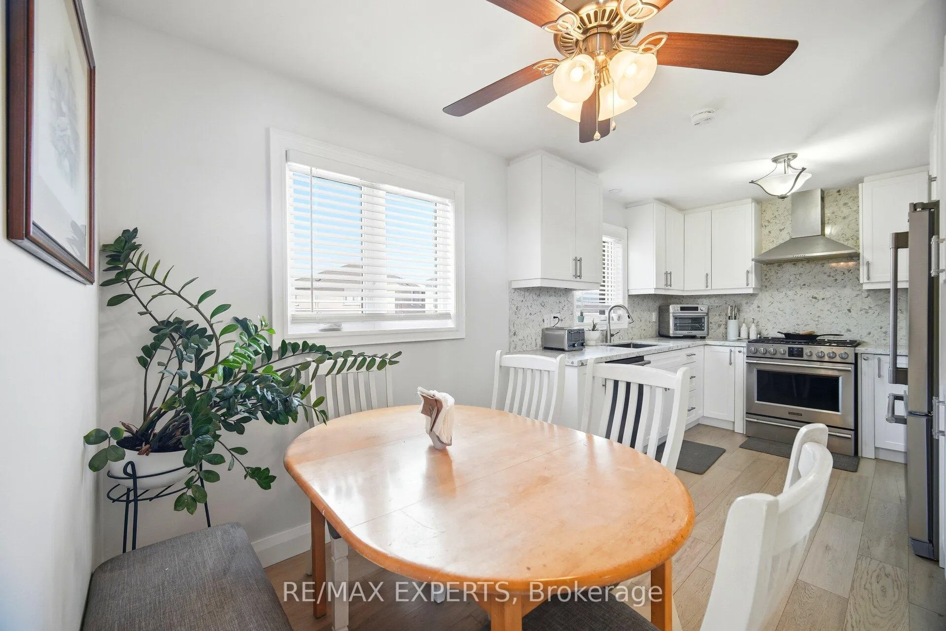Photo 13 of 75 Corkwood Crescent, Vaughan, Maple — HOMEH