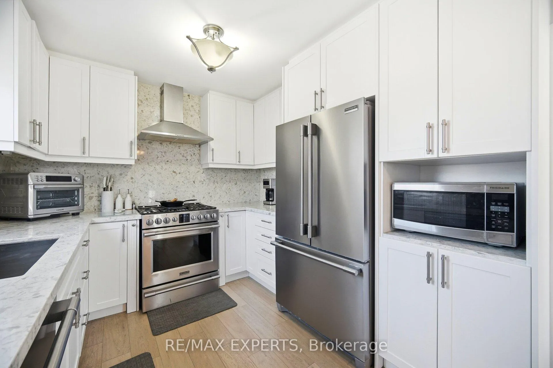 Photo 15 of 75 Corkwood Crescent, Vaughan, Maple — HOMEH