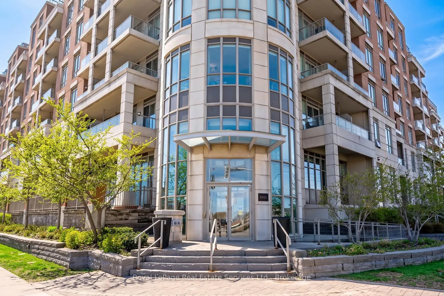 Photo 2 of Unit 121, 2480 Prince Michael Drive, Oakville, Joshua Creek — HOMEH