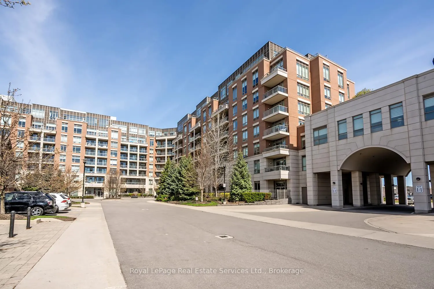 Photo 3 of Unit 121, 2480 Prince Michael Drive, Oakville, Joshua Creek — HOMEH