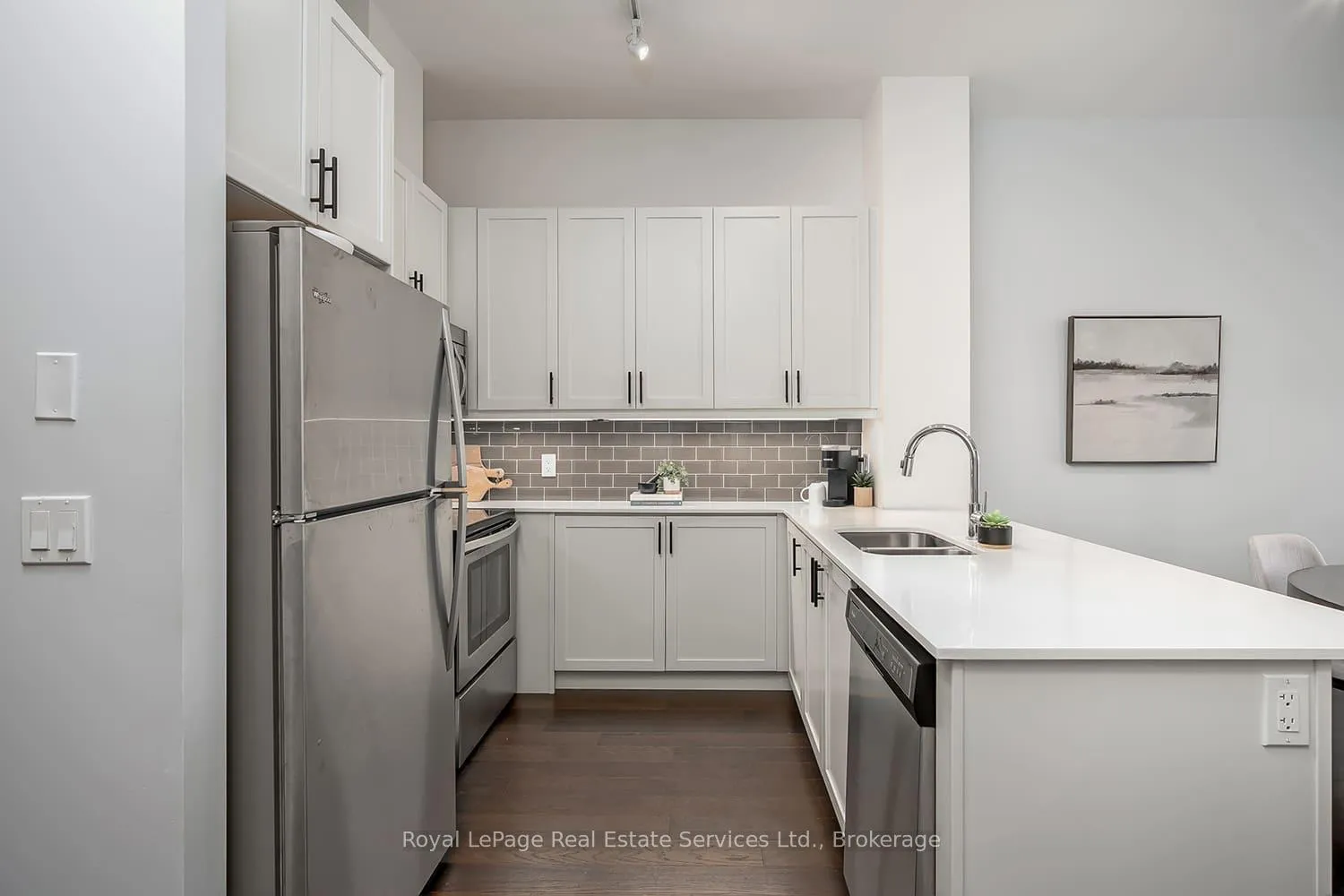 Photo 7 of Unit 121, 2480 Prince Michael Drive, Oakville, Joshua Creek — HOMEH