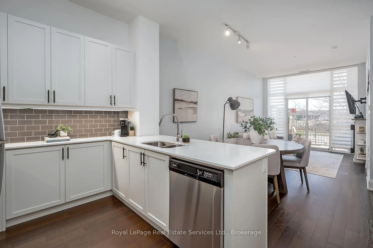 Photo 8 of Unit 121, 2480 Prince Michael Drive, Oakville, Joshua Creek — HOMEH